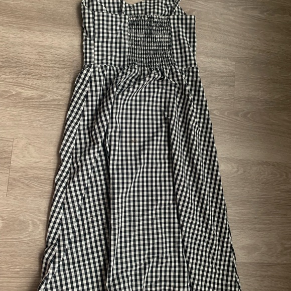 Sweet Reitmans Dress! - Picture 2 of 3